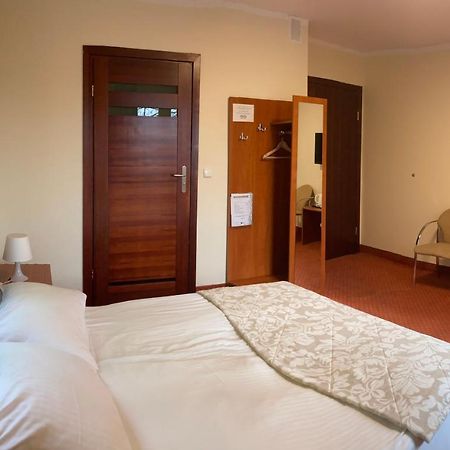 Hotel Gryf Koscierzyna Bagian luar foto