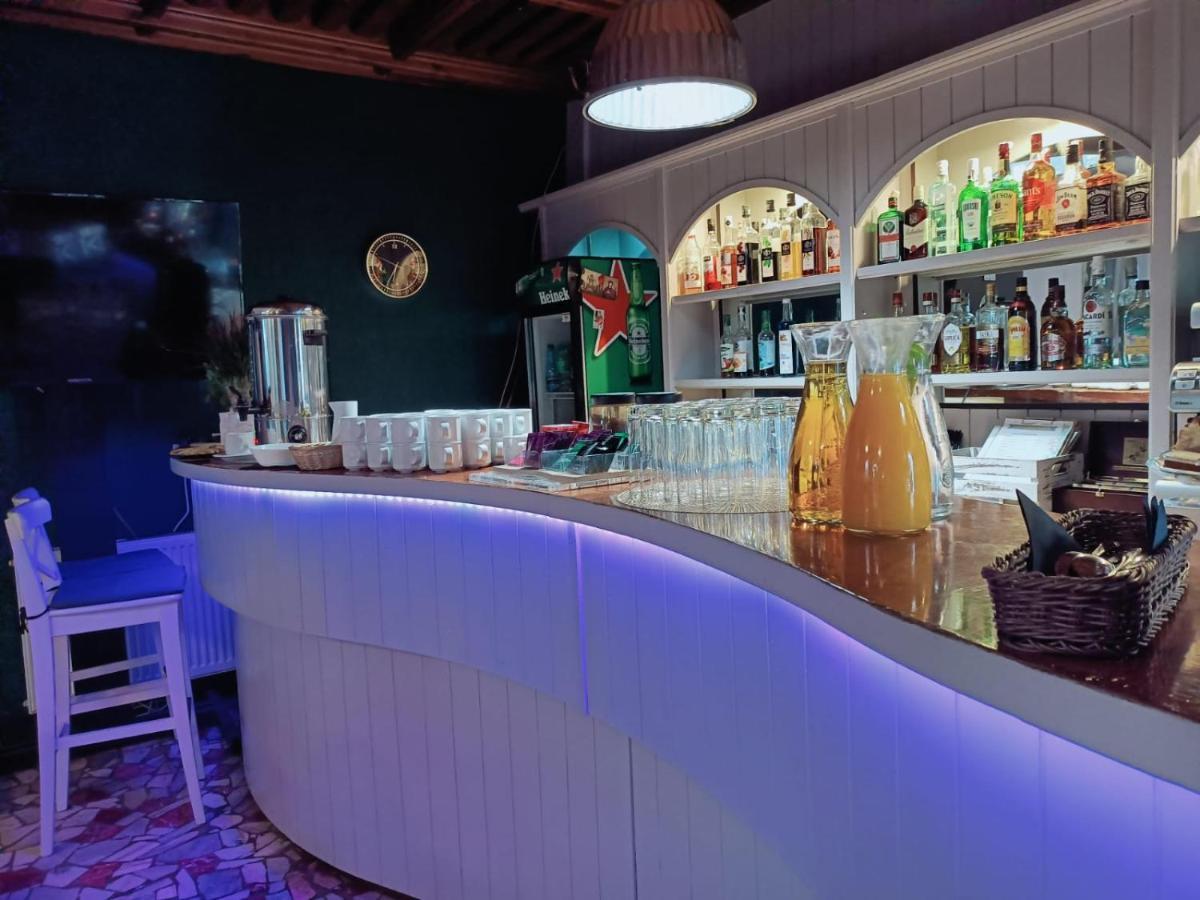 Hotel Gryf Koscierzyna Bagian luar foto