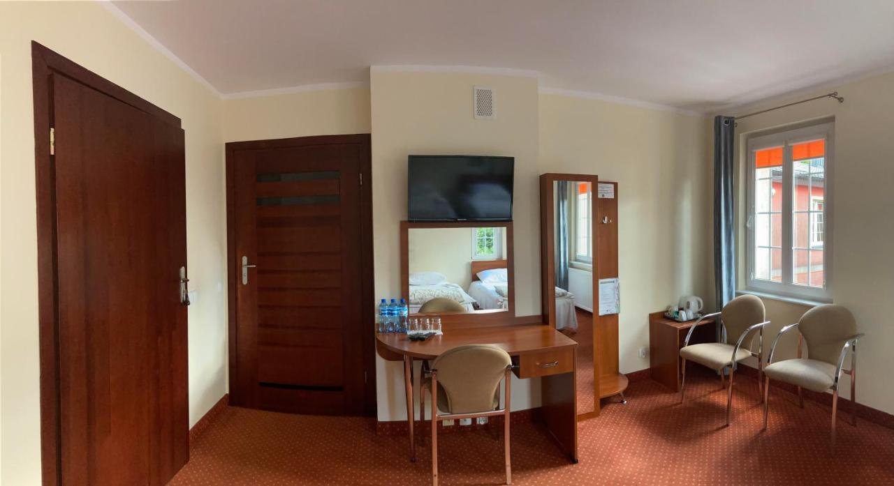 Hotel Gryf Koscierzyna Bagian luar foto
