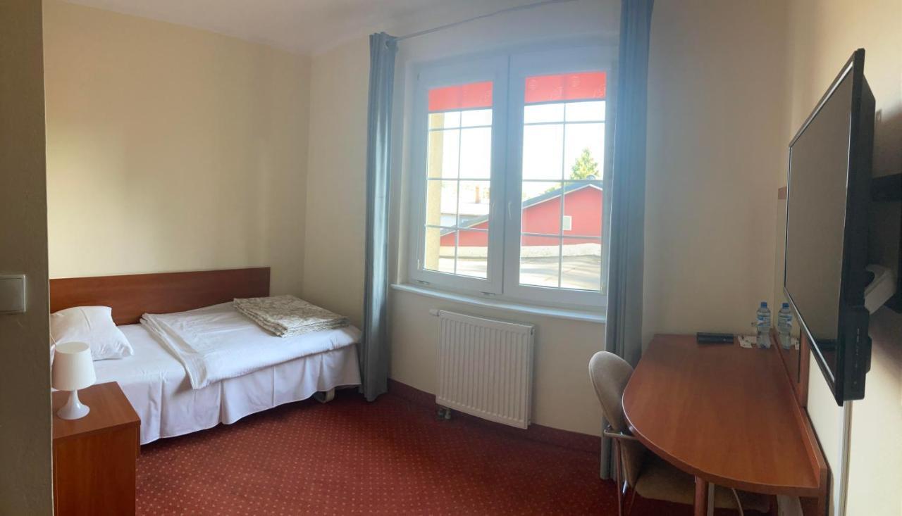 Hotel Gryf Koscierzyna Bagian luar foto