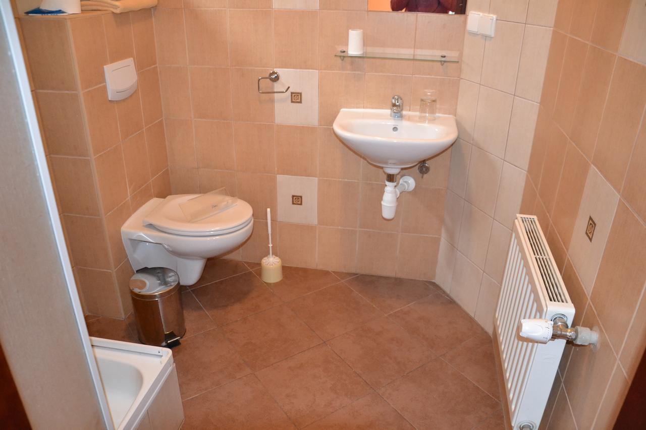 Hotel Gryf Koscierzyna Bagian luar foto