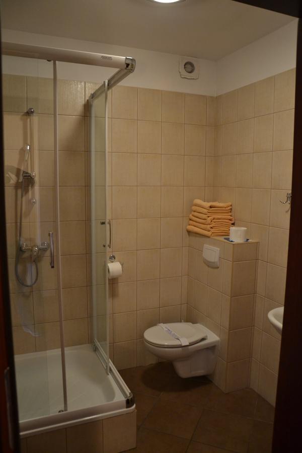 Hotel Gryf Koscierzyna Bagian luar foto