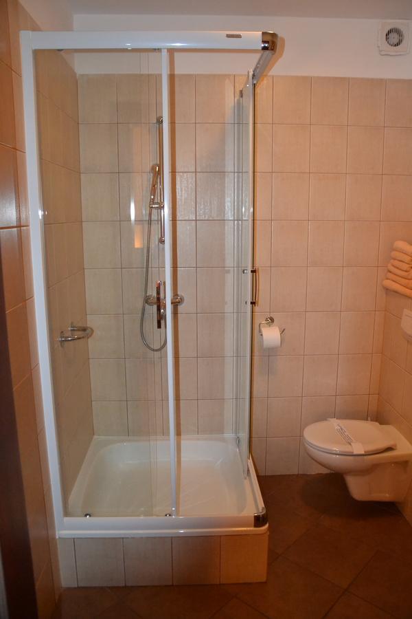 Hotel Gryf Koscierzyna Bagian luar foto