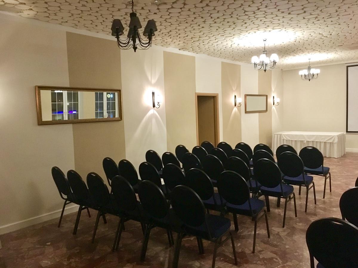Hotel Gryf Koscierzyna Bagian luar foto