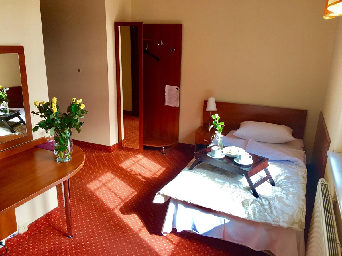 Hotel Gryf Koscierzyna Bagian luar foto