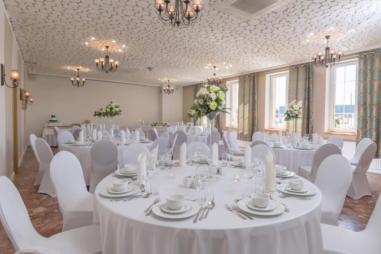 Hotel Gryf Koscierzyna Bagian luar foto