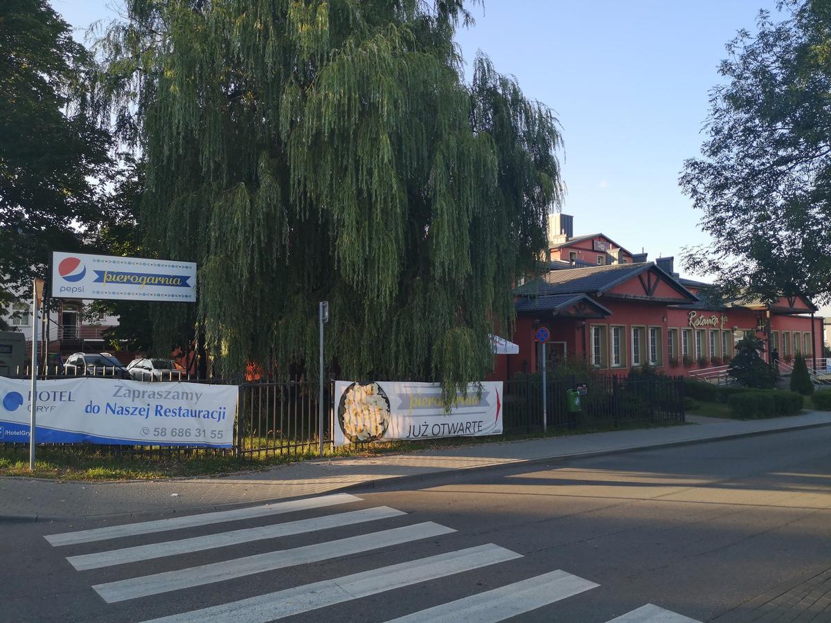 Hotel Gryf Koscierzyna Bagian luar foto