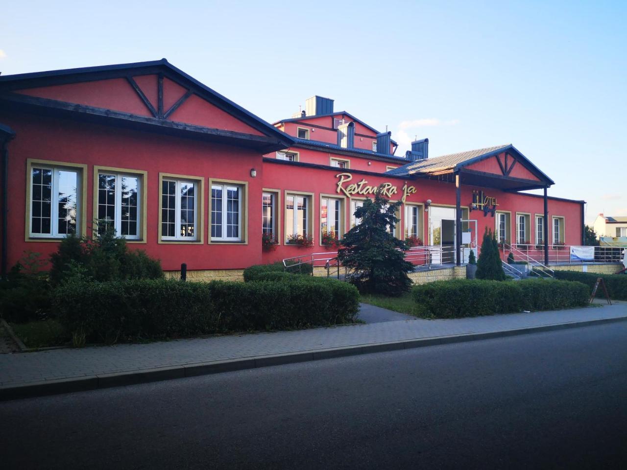 Hotel Gryf Koscierzyna Bagian luar foto